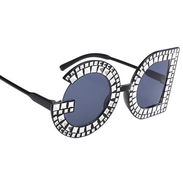 new fashion personality retro letter sunglasses oversized sunglasses women luxury brand spray color diamond framed glasses glasses wholesale, Silver
new fashion personality retro letter sunglasses oversized sunglasses women luxury brand spray color diamond framed glasses glasses wholesale, Silver
