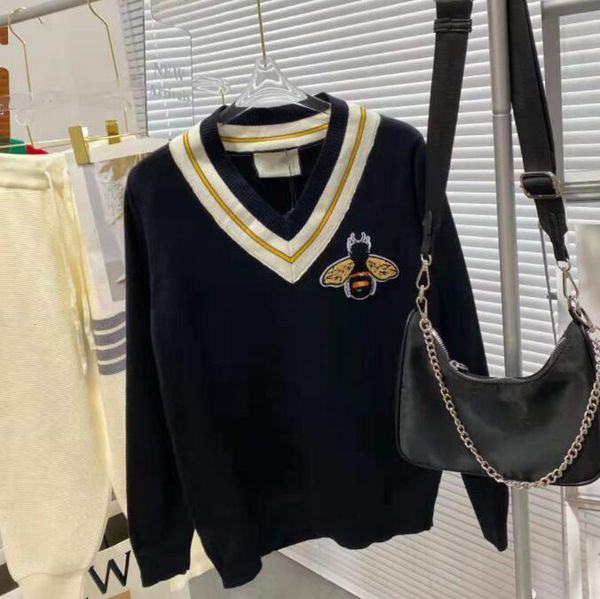 sweaters letterg agu brand cci designer embroidered bee college style black v-neck pullover sweater for ladies, White;black 
sweaters letterg agu brand cci designer embroidered bee college style black v-neck pullover sweater for ladies, White;black
