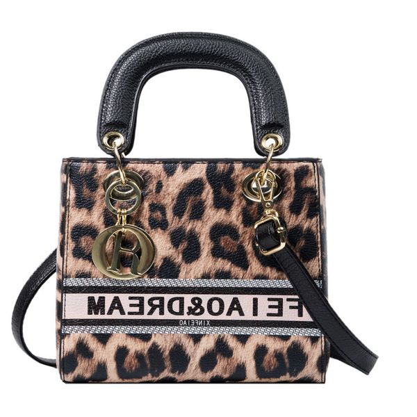 autumn and winter leopard print small bag 2021 new women's versatile ins messenger bag fashion portable princess
autumn and winter leopard print small bag 2021 new women's versatile ins messenger bag fashion portable princess