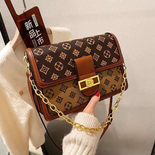 small fragrance chain women's 2022 winter new single shoulder printed messenger contrast color small square bag
small fragrance chain women's 2022 winter new single shoulder printed messenger contrast color small square bag
