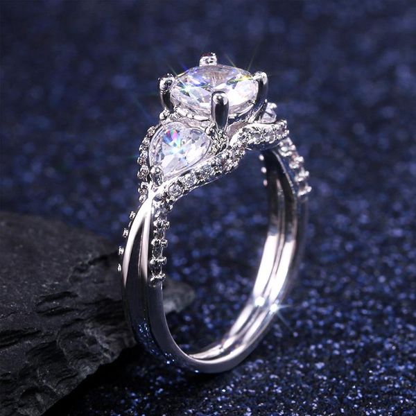 wedding rings jk classic finger for women three dazzling cubic zircon stone engagement female ring factory direct selling, Slivery;golden
wedding rings jk classic finger for women three dazzling cubic zircon stone engagement female ring factory direct selling, Slivery;golden