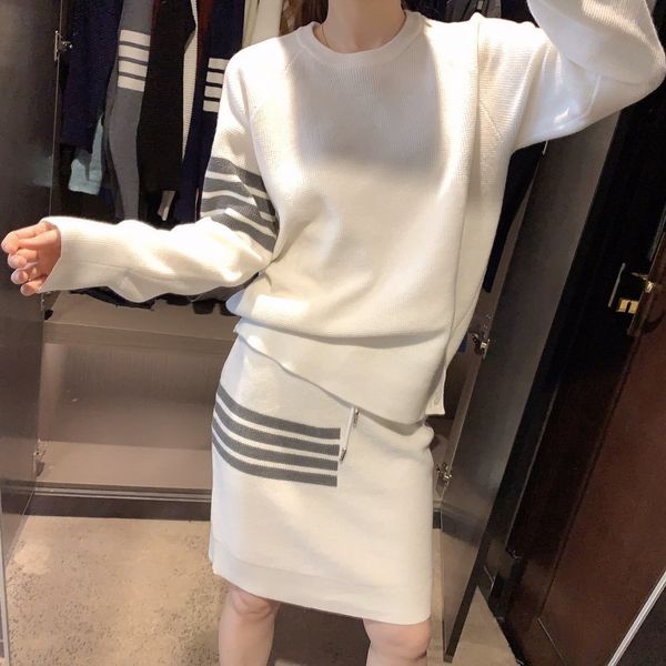 suit 1314 pineapple round neck loose knit middle skirt tether lady korean women's wear, White
suit 1314 pineapple round neck loose knit middle skirt tether lady korean women's wear, White