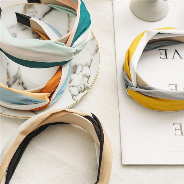 hair accessories korean women cross band fashion style girls widened hoop headband classical japan knotted headwear
hair accessories korean women cross band fashion style girls widened hoop headband classical japan knotted headwear