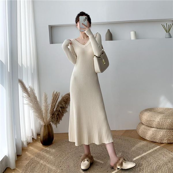 casual dresses 2021 fall winter solid knitted dress v-neck slim long sleeve elegant ladies midi-length sweater, Black;gray
casual dresses 2021 fall winter solid knitted dress v-neck slim long sleeve elegant ladies midi-length sweater, Black;gray