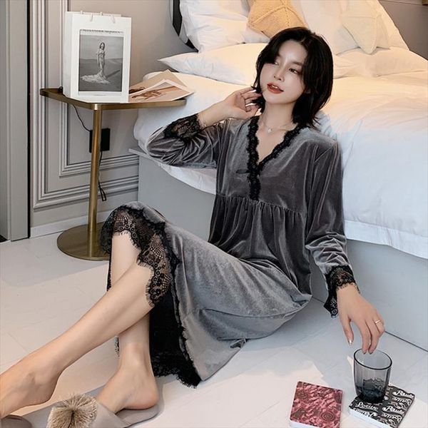 autumn winter palace style womens sleepwears golden velvet nightdress v neck lace design long nightgown dress retro sleepwear, Black;red
autumn winter palace style womens sleepwears golden velvet nightdress v neck lace design long nightgown dress retro sleepwear, Black;red