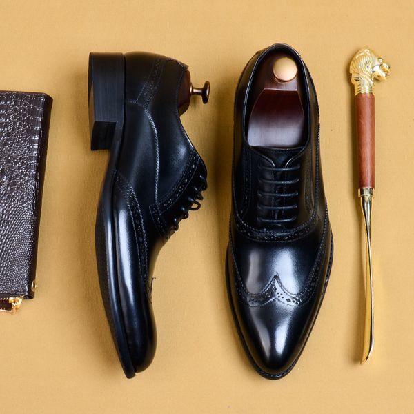 Lacing Italian Genuine Leather Formal Shoes For Men Wedding Business Oxford Brogue Shoes Black Pointed Toe Luxury Men Dress Shoe
Lacing Italian Genuine Leather Formal Shoes For Men Wedding Business Oxford Brogue Shoes Black Pointed Toe Luxury Men Dress Shoe