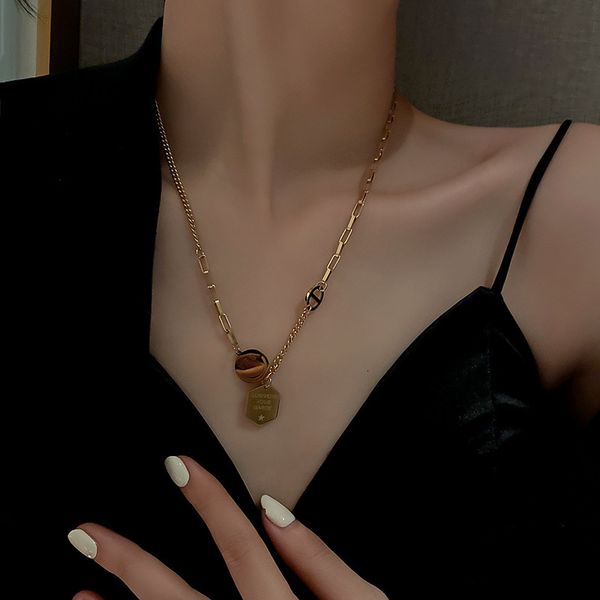 amulet pendants korean fashion personality trendy titanium steel necklace polygonal square brand smiling face net red temperament design sen, Golden;silver
amulet pendants korean fashion personality trendy titanium steel necklace polygonal square brand smiling face net red temperament design sen, Golden;silver