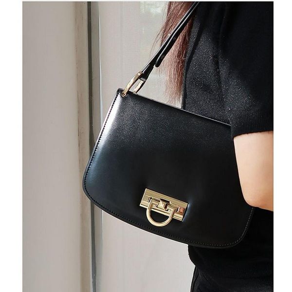 evening bags horseshoe organ bag simple pu leather handbag vintage retro female saddle ol ladies handbags brand design
evening bags horseshoe organ bag simple pu leather handbag vintage retro female saddle ol ladies handbags brand design