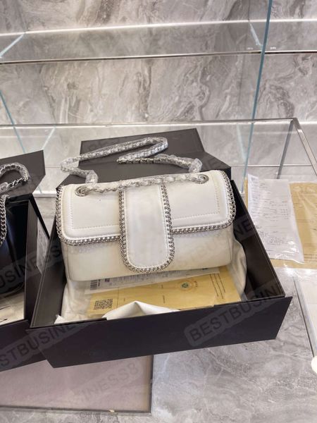 female designer shoulder bag messenger black chain net celebrity ladies fashion all-match size 25 with box
female designer shoulder bag messenger black chain net celebrity ladies fashion all-match size 25 with box