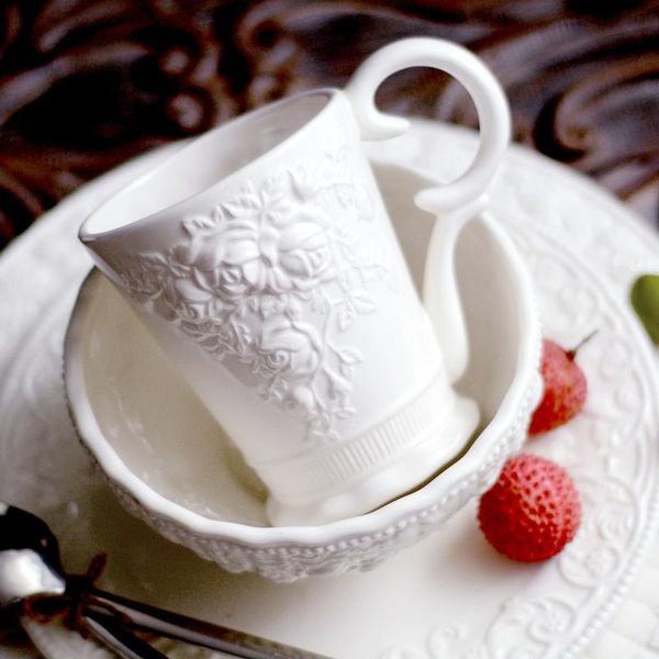 mugs europe style retro rose cameo solid white ceramic cups and with handgrip porcelain drinkware milk flower tea coffee mug cup
mugs europe style retro rose cameo solid white ceramic cups and with handgrip porcelain drinkware milk flower tea coffee mug cup