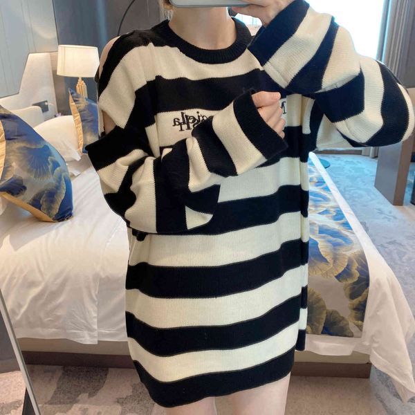 2021 spring striped long sleeve t women's 2021 new early autumn loose fall clothes outer top, White;black
2021 spring striped long sleeve t women's 2021 new early autumn loose fall clothes outer top, White;black
