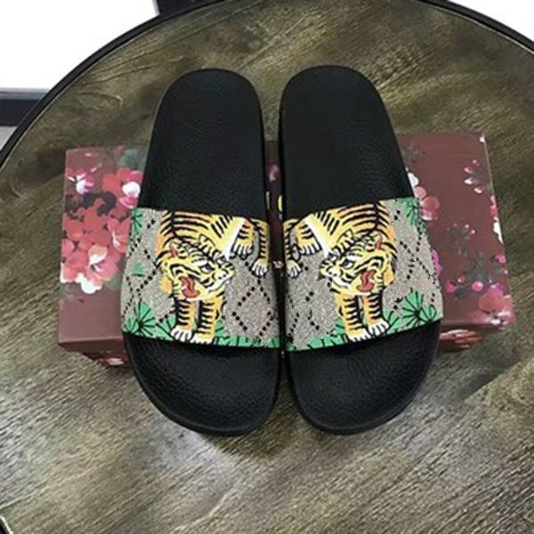 2021 new designer mens floral brocade slippers fashion womens rubber flats wide slides female flip flops 36-45 mkj001, Black
2021 new designer mens floral brocade slippers fashion womens rubber flats wide slides female flip flops 36-45 mkj001, Black