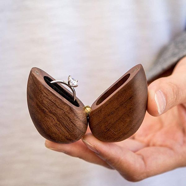heart-shaped ring box 50*56cm magnetic walnut wood holder jewellery case for wedding proposal engagement qp2 party favor
heart-shaped ring box 50*56cm magnetic walnut wood holder jewellery case for wedding proposal engagement qp2 party favor