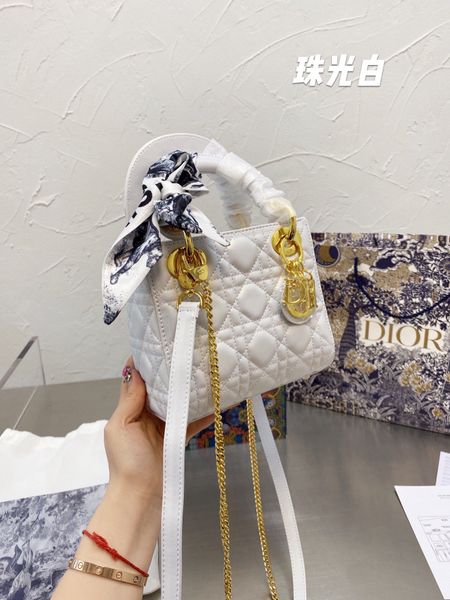 luxury 5a embroidery ladies bag classic brand three-dimensional texture canvas large capacity shoppingbag handbag
luxury 5a embroidery ladies bag classic brand three-dimensional texture canvas large capacity shoppingbag handbag