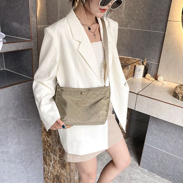 luxury handbags 2021 new trend fashion with single shoulder diagonal nylon bag women's large capacity leisure bucket bag
luxury handbags 2021 new trend fashion with single shoulder diagonal nylon bag women's large capacity leisure bucket bag