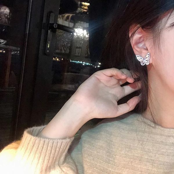 korean fashion butterfly earrings for women punk rhinestone style cute girl zircon stud, Golden;silver
korean fashion butterfly earrings for women punk rhinestone style cute girl zircon stud, Golden;silver