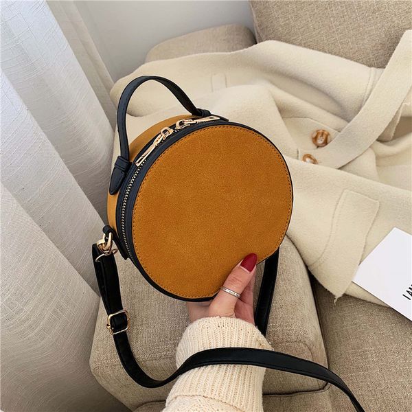 handbag 2021 single shoulder women's bag solid round pu frosted casual portable, Black;red
handbag 2021 single shoulder women's bag solid round pu frosted casual portable, Black;red