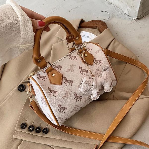 evening bags leather pu designer crossbody small for women 2021 trend simple shoulder handbags female chain
evening bags leather pu designer crossbody small for women 2021 trend simple shoulder handbags female chain