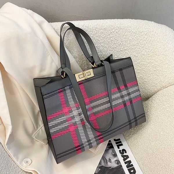 evening bags casual plaid shoulder bag fashion stitching messenger brand female totes crossbody women leather designer handbag
evening bags casual plaid shoulder bag fashion stitching messenger brand female totes crossbody women leather designer handbag