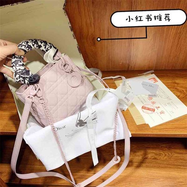 christian wholesale summer messenger with original silk scarf and cowhide yw designer handbag bags t6y3
christian wholesale summer messenger with original silk scarf and cowhide yw designer handbag bags t6y3
