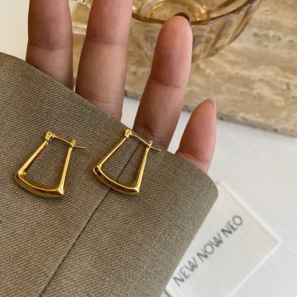 new earrings 925 silver needle design geometric metal temperament earrings women's gold plating e6-5
new earrings 925 silver needle design geometric metal temperament earrings women's gold plating e6-5
