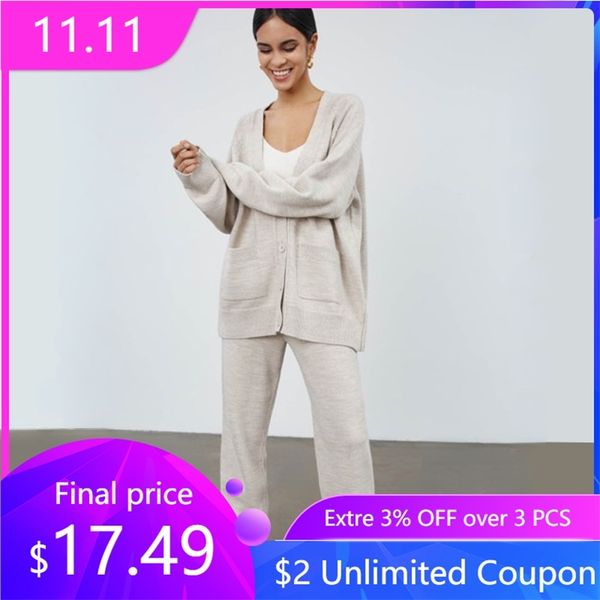 bornladies autumn winter ladies loose 2 pieces set v nexk pullover sweater & lace-up skinny pants casual women knitted sets 211105, White
bornladies autumn winter ladies loose 2 pieces set v nexk pullover sweater & lace-up skinny pants casual women knitted sets 211105, White