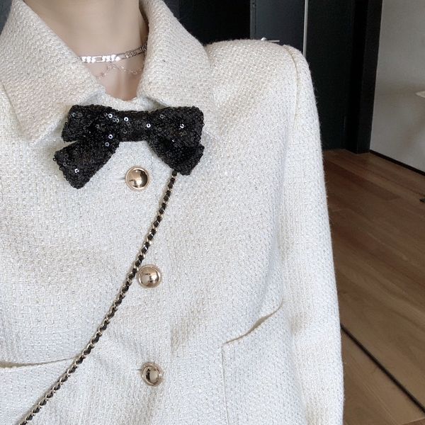 chicyou lovely girl white bright silk sequin bow knot gold buckle exquisite sweet wool coat, Black;gray
chicyou lovely girl white bright silk sequin bow knot gold buckle exquisite sweet wool coat, Black;gray