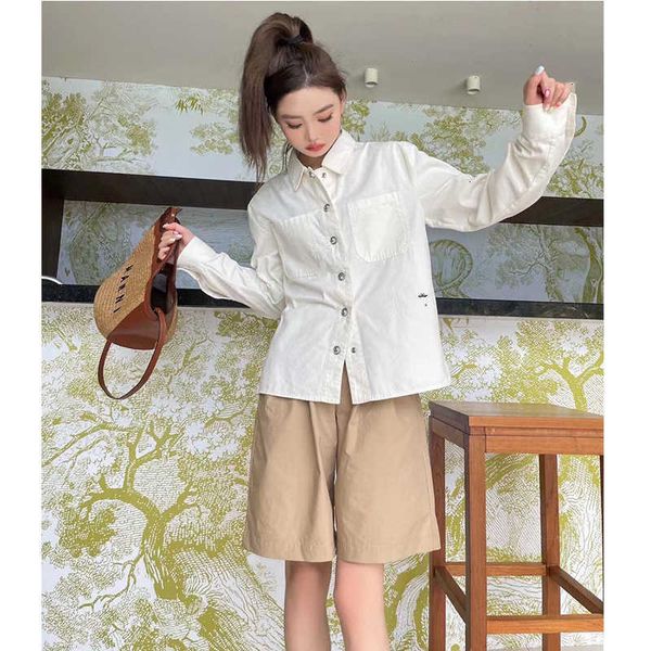 21 autumn fashion brand net red same correct version little bee embroidery loose long sleeve denim shirt, Black;brown
21 autumn fashion brand net red same correct version little bee embroidery loose long sleeve denim shirt, Black;brown