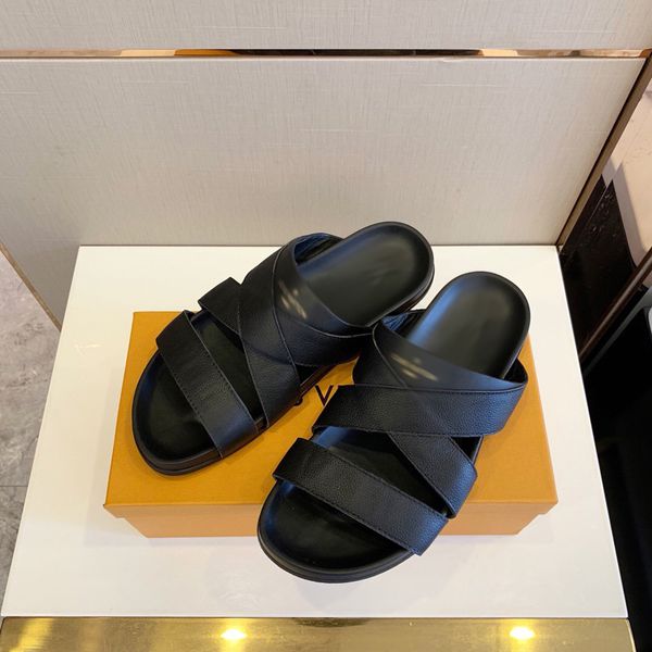luxuries designer men's slippers sandals shoes slide summer fashion wide flat men flip flops with box size 39-45 -b120, Black
luxuries designer men's slippers sandals shoes slide summer fashion wide flat men flip flops with box size 39-45 -b120, Black