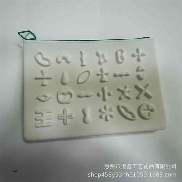 straight rat killing pioneer white square men's and women's hand letter silicone zipper bag
straight rat killing pioneer white square men's and women's hand letter silicone zipper bag