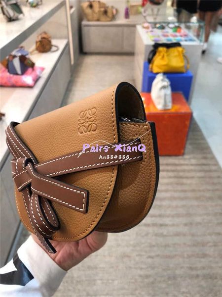 roewe classic gate mini caramel one shoulder messenger women's bag pah
roewe classic gate mini caramel one shoulder messenger women's bag pah