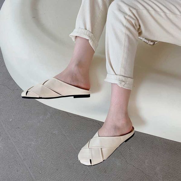 slippers ladies muller shoes 2021 summer fashion casual woven semi-drag soft leather baotou outdoor flat heel lazy sandals, Black
slippers ladies muller shoes 2021 summer fashion casual woven semi-drag soft leather baotou outdoor flat heel lazy sandals, Black