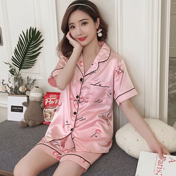 2021 new silk lady's sleepwear summer short sleeve shorts thin spring home wear, White
2021 new silk lady's sleepwear summer short sleeve shorts thin spring home wear, White