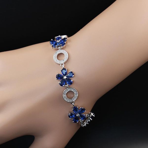 link, chain japan and south korea exquisite flower bracelet women simple zircon inlaid diamond jewelry tanabata valentine's day, Black
link, chain japan and south korea exquisite flower bracelet women simple zircon inlaid diamond jewelry tanabata valentine's day, Black