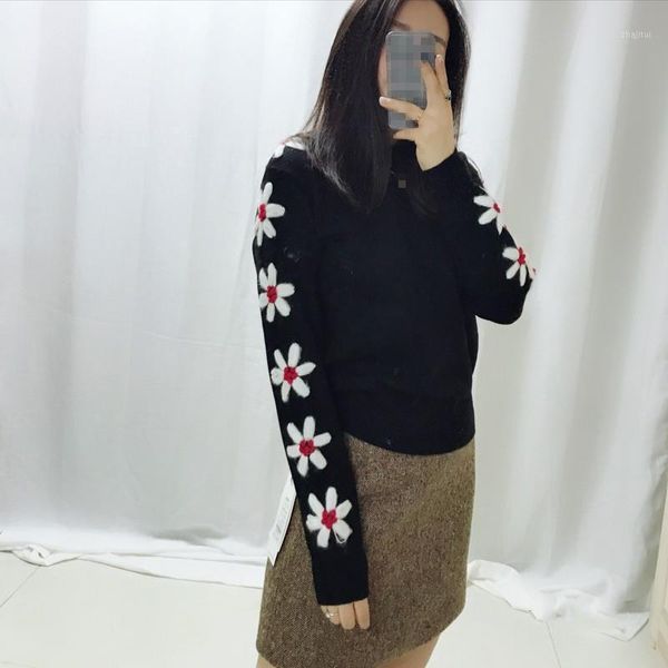 women's sweaters women winter solid floral embroidery sweater loose long sleeve knitwear o-neck thick knitted pullovers, White;black
women's sweaters women winter solid floral embroidery sweater loose long sleeve knitwear o-neck thick knitted pullovers, White;black