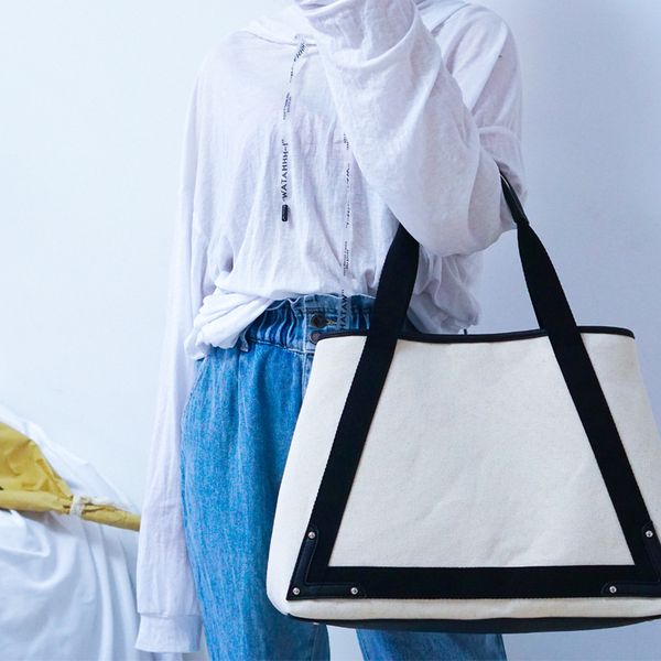canvas luxurys bagsbig new 2021 women's one shoulder handbag large capacity simple versatile tote
canvas luxurys bagsbig new 2021 women's one shoulder handbag large capacity simple versatile tote