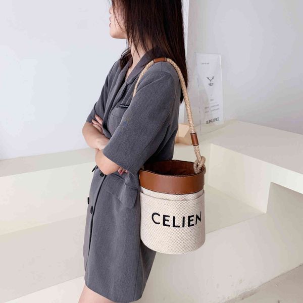 new bag women's flower triumphal portable single shoulder underarm bucket cylinder purse outlet
new bag women's flower triumphal portable single shoulder underarm bucket cylinder purse outlet