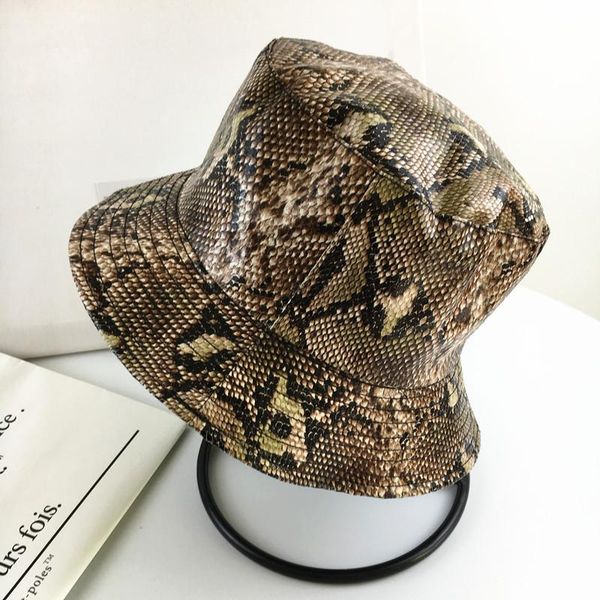 cloches ldslyjr 2021 cotton snake print both sides bucket hat fisherman outdoor travel sun cap hats for men and women 180, Blue;gray
cloches ldslyjr 2021 cotton snake print both sides bucket hat fisherman outdoor travel sun cap hats for men and women 180, Blue;gray