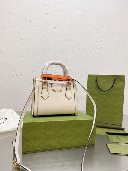2021 g handbag white fashion bamboo handle classic wild personality style high-end brand large capacity leisure
2021 g handbag white fashion bamboo handle classic wild personality style high-end brand large capacity leisure