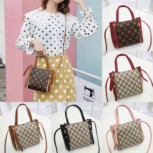 fashion printed children's one-shoudler messenger bag kids girls handbag casual mini square beautiful purse wallet handbags large capac, Black
fashion printed children's one-shoudler messenger bag kids girls handbag casual mini square beautiful purse wallet handbags large capac, Black