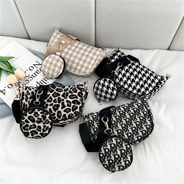 designer sale women's bag 2022 new single shoulder messenger bag hand korean ins fashion trend small fragrance armpit 8uas
designer sale women's bag 2022 new single shoulder messenger bag hand korean ins fashion trend small fragrance armpit 8uas
