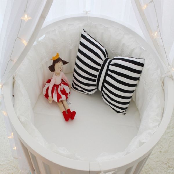 5pcs Set Newborn Baby Round Crib Bumpers INS Lace Baby Oval Cot Cotton Solid Color Surrounding Protector Baby Craddle Bedding, Red
5pcs Set Newborn Baby Round Crib Bumpers INS Lace Baby Oval Cot Cotton Solid Color Surrounding Protector Baby Craddle Bedding, Red