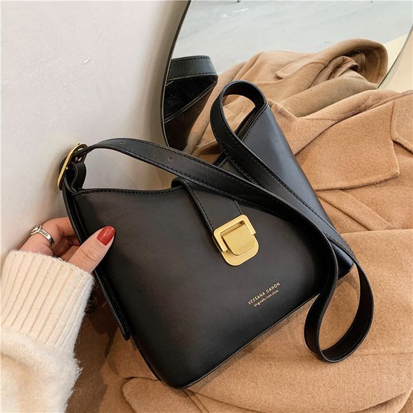 underarm storage handbag large capacity bag women's 2021 fashion versatile single shoulder net red underarm
underarm storage handbag large capacity bag women's 2021 fashion versatile single shoulder net red underarm