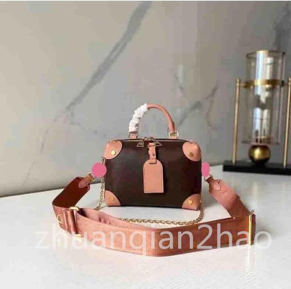 2021 women classic crossbody bag with chain strap lady shoulder bags girl chest bag fashion rivet handbags
2021 women classic crossbody bag with chain strap lady shoulder bags girl chest bag fashion rivet handbags