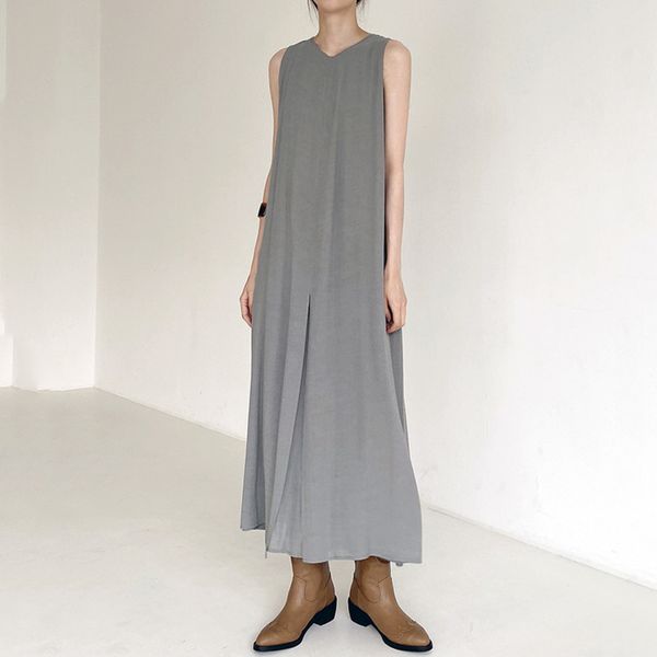 summer minimalist fashion solid color design v-neck loose casual sleeveless split vest black robe dress women 16f0880 210510, Black;gray
summer minimalist fashion solid color design v-neck loose casual sleeveless split vest black robe dress women 16f0880 210510, Black;gray