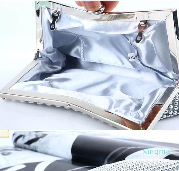 simple fashion rhinestone aluminum bag banquet dress cheongsam clutch bag temperament handbag shoulder messenger bag
simple fashion rhinestone aluminum bag banquet dress cheongsam clutch bag temperament handbag shoulder messenger bag