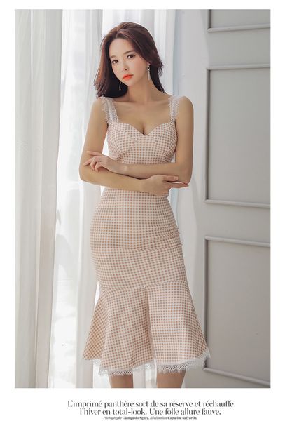 two piece dress zawfl-2 piece plaid blouse, spaghetti shoulder strap + lace trim, mermaid tube skirt, summer 2021 set, White
two piece dress zawfl-2 piece plaid blouse, spaghetti shoulder strap + lace trim, mermaid tube skirt, summer 2021 set, White