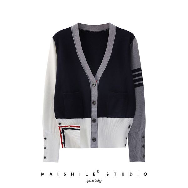 men's and women's spring autumn new 2021tb sweater cardigan korean fashion splicing short loose coat, White;black
men's and women's spring autumn new 2021tb sweater cardigan korean fashion splicing short loose coat, White;black