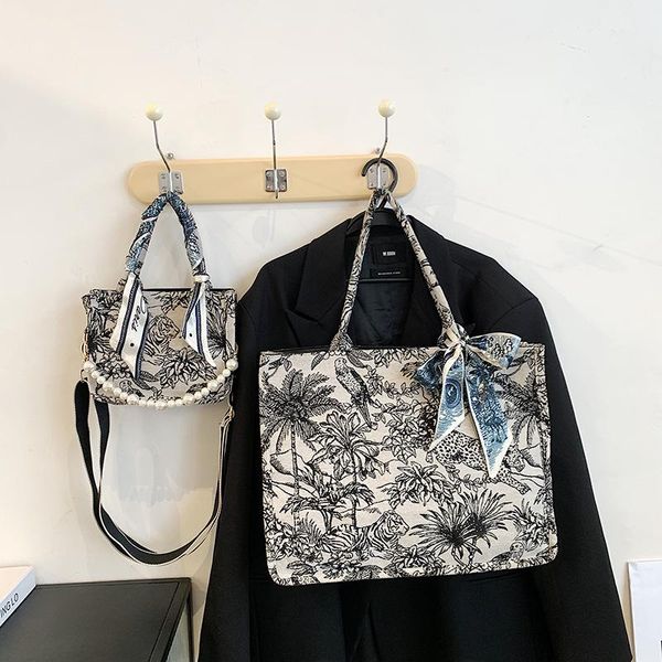 evening bags luxury canvas handbag for women's brand designer bag travel accessories embroidery female girls shopper tote shoulder
evening bags luxury canvas handbag for women's brand designer bag travel accessories embroidery female girls shopper tote shoulder