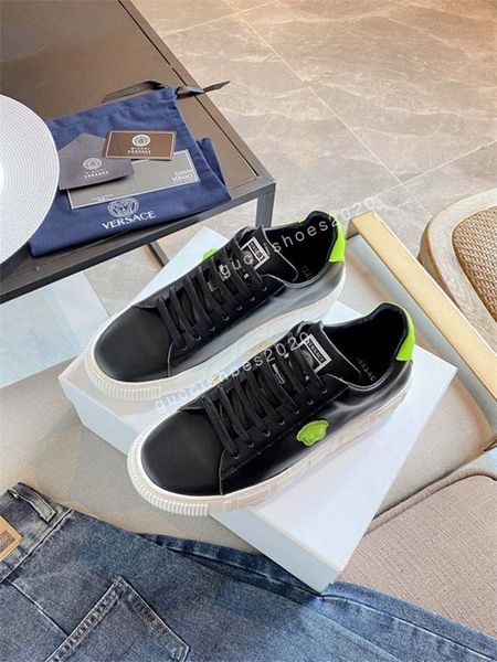 2021 new designer women fashion brand genuine leather transparent creepers flats wide tit shoes ladies platform fitness trainers sneakers si, Black;red
2021 new designer women fashion brand genuine leather transparent creepers flats wide tit shoes ladies platform fitness trainers sneakers si, Black;red